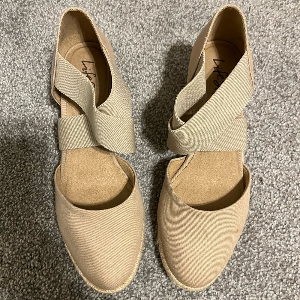 Life Stride size 8.5 Keaton espadrille wedge taupe women’s shoes